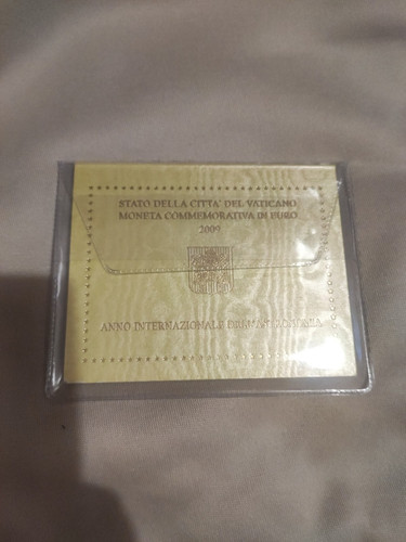 2 EURO FOLDER VATICANO 2009 ANNO INTERNAZIONALE ASTRONOMIA - Foto 1 di 3
