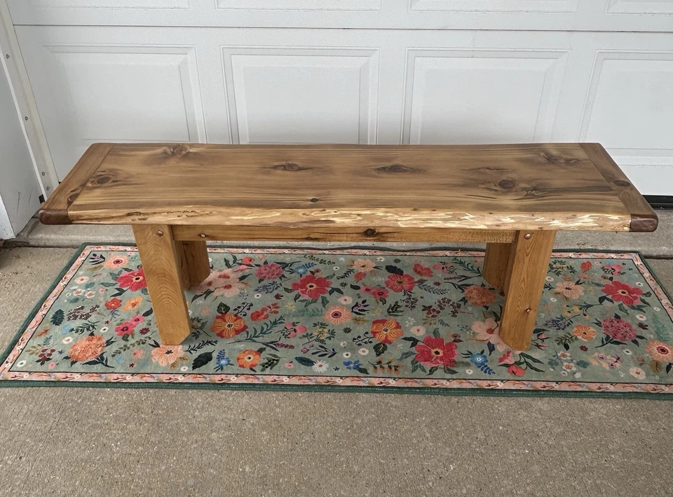 Mesa de centro de borde vivo de losa gruesa 52x15 acabado natural cedro blanco del norte CTC Foto 4 de 4