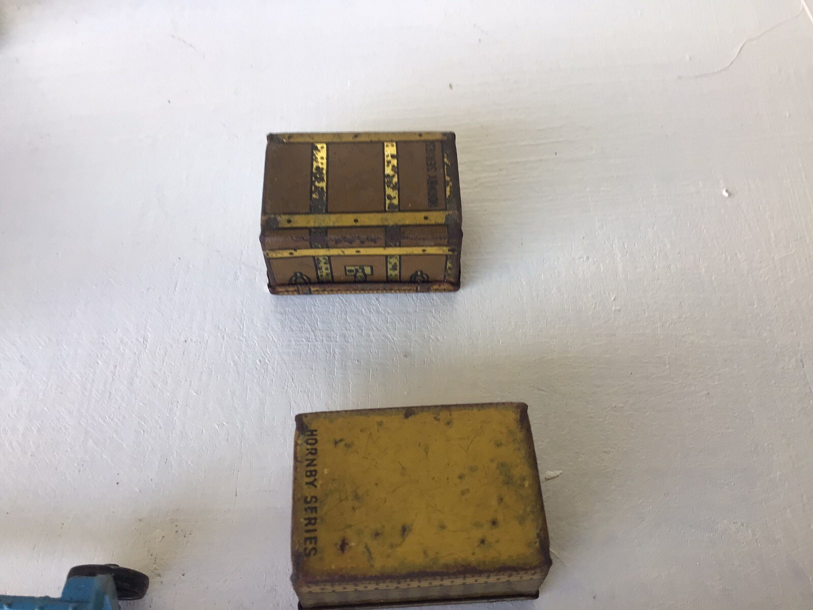 Hornby O Gauge Luggage and Station Accessories eBay