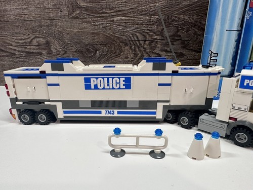 Lego City 7743 Police Command Centre 100% Complete With Instructions And Box - Picture 7 of 10