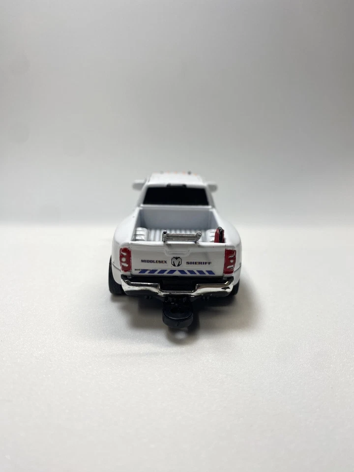 Ram 3500 de operaciones especiales personalizada Middlesex Sheriff, MA. (Escala 1/64) Foto 4 de 4
