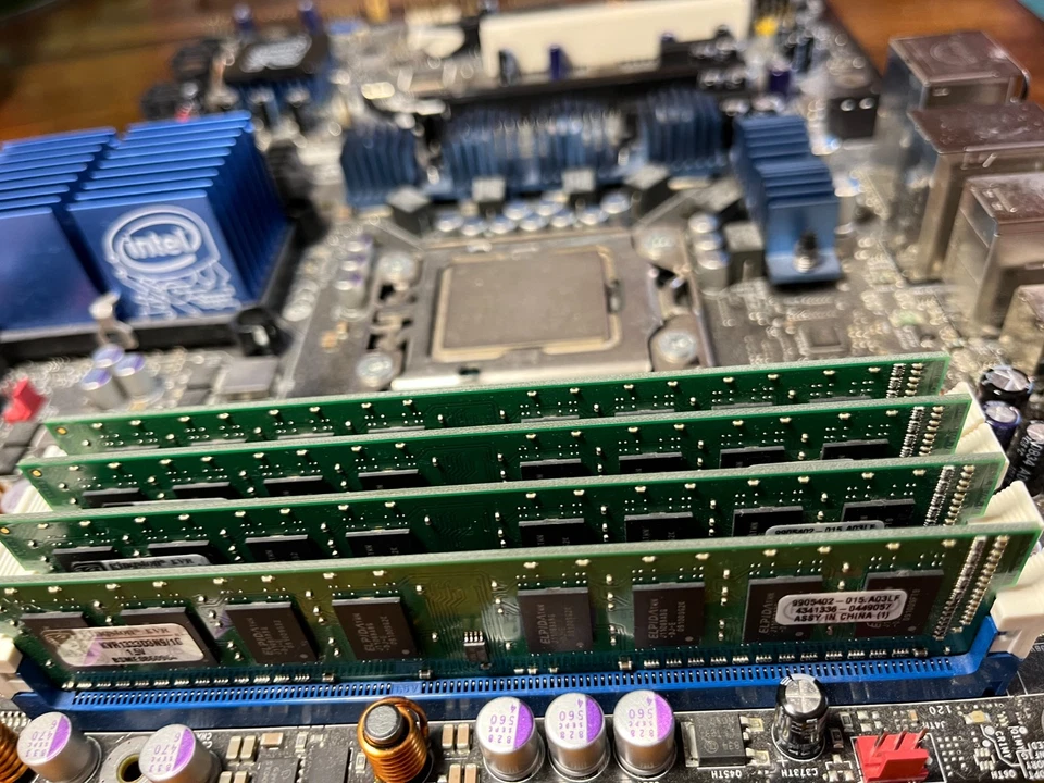 ¡PAQUETE! Placa madre Intel DX58SO, LGA1366 Socket + CPU Intel X5660 + 4 GB de RAM DDR3 Foto 2 de 4