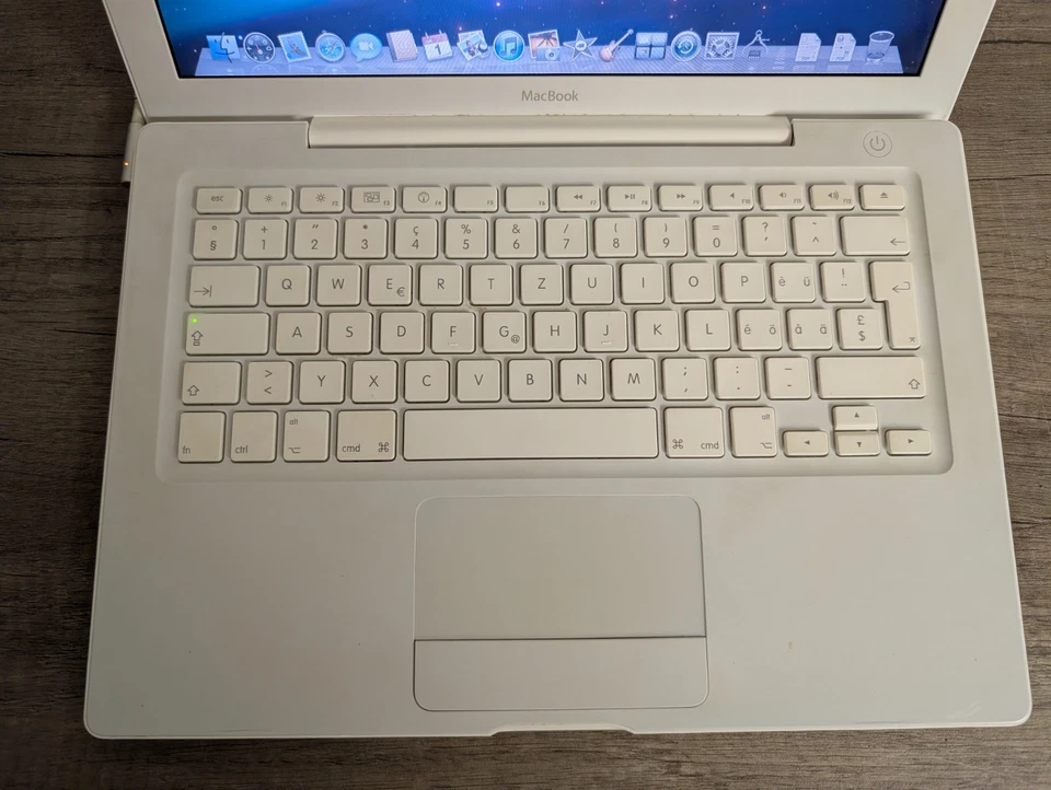 Apple MacBook A1181 33,8 cm (13,3 Inch) Notebook - Bild 2 von 4