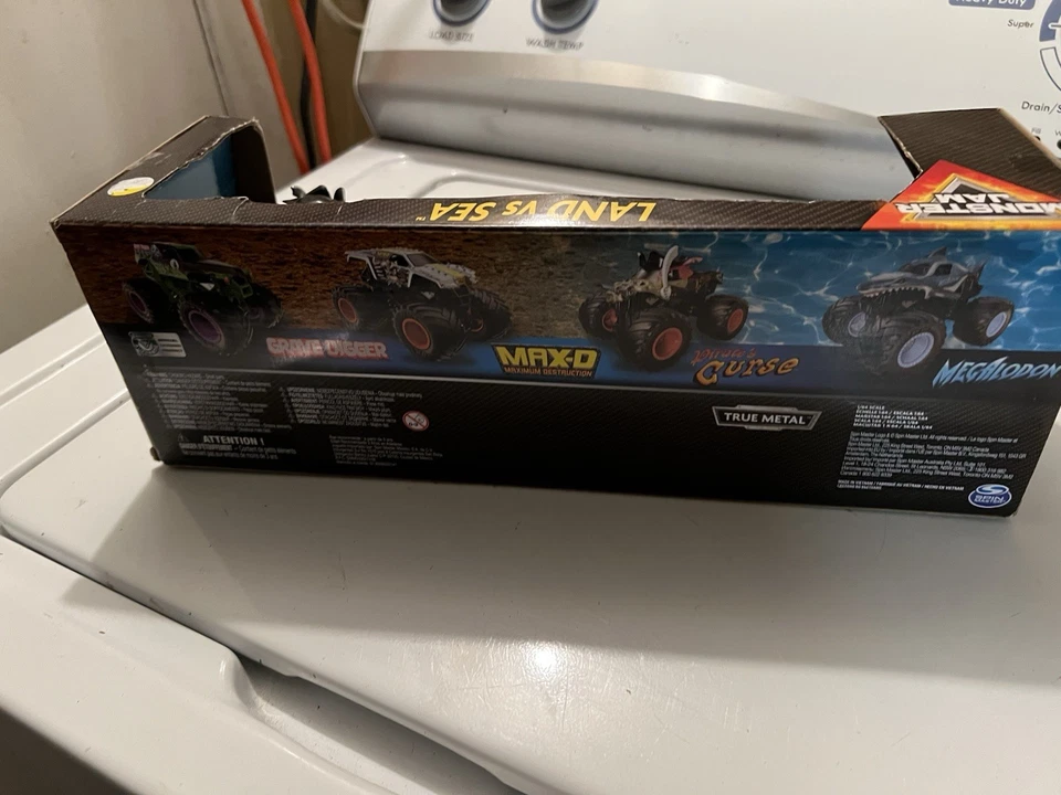 4 Pack Monster Jam Land vs. Sea Monster Trucks 1:64 Scale, Kids Toys for Kids - Image 4 of 4