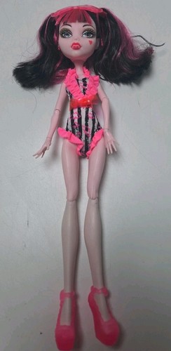 2008 monster high Dracula Laura Justice exclusive swimwear beach