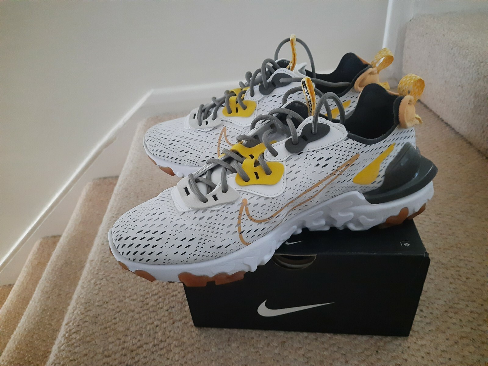 react vision honeycomb office