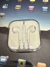 Apple EarPods White 3.5mm Plug Built-in Remote and Mic Handsfree Headphone