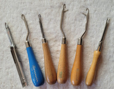 Preowned Set of 4 Latch Hooks  2 Punch Needle Rug Tools
