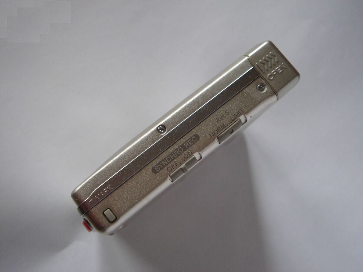 SONY MZ-R55 MD Walkman Portable Minidisc Recorder with power SONY MZ-R55 MD Walkman Portable Minidisc Recorder with power