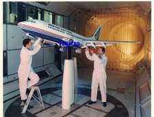 10X8 Colour Photo Boeing 737-700 Model in Wind Tunnel DRA Farnborough