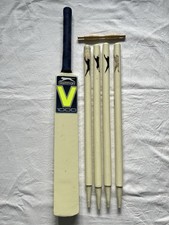 Slazenger V1000 Cricket Set Gr&ouml;&szlig;e 5 Schl&auml;gerst&uuml;mpfe Ballen