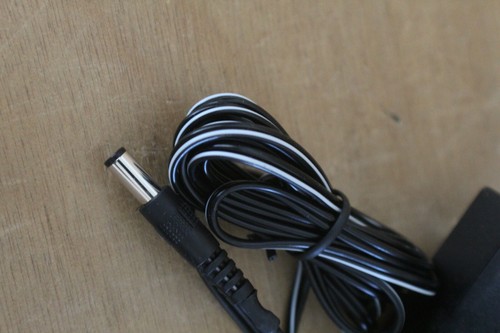 MODE 68-125P-1 2.1mm Center Positive 12V @ 500mA AC Power adapter Model : D1250 - Picture 6 of 6