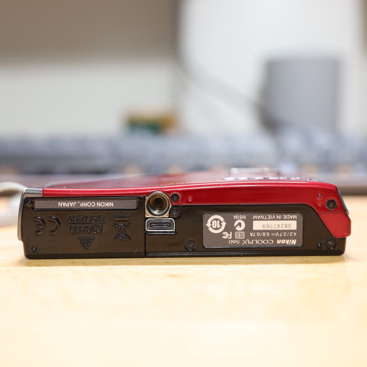 【完動品 美品】Nikon COOLPIX S60 コンデジ ワインレッド Nikon COOLPIX S60 10.0MP Digital Camera - Crimson red for sale