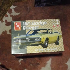 1/25 1971 Dodge Charger model kit by AMT # 31253 Factory Sealed