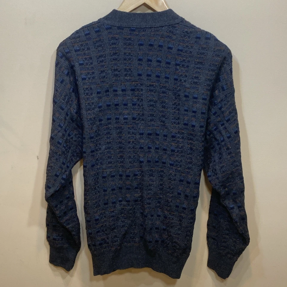 Van Heusen Cardigan Sweater Mens Size L Gray Blue Plaid 5 Button Acrylic VTG. T5 - Image 3 of 4