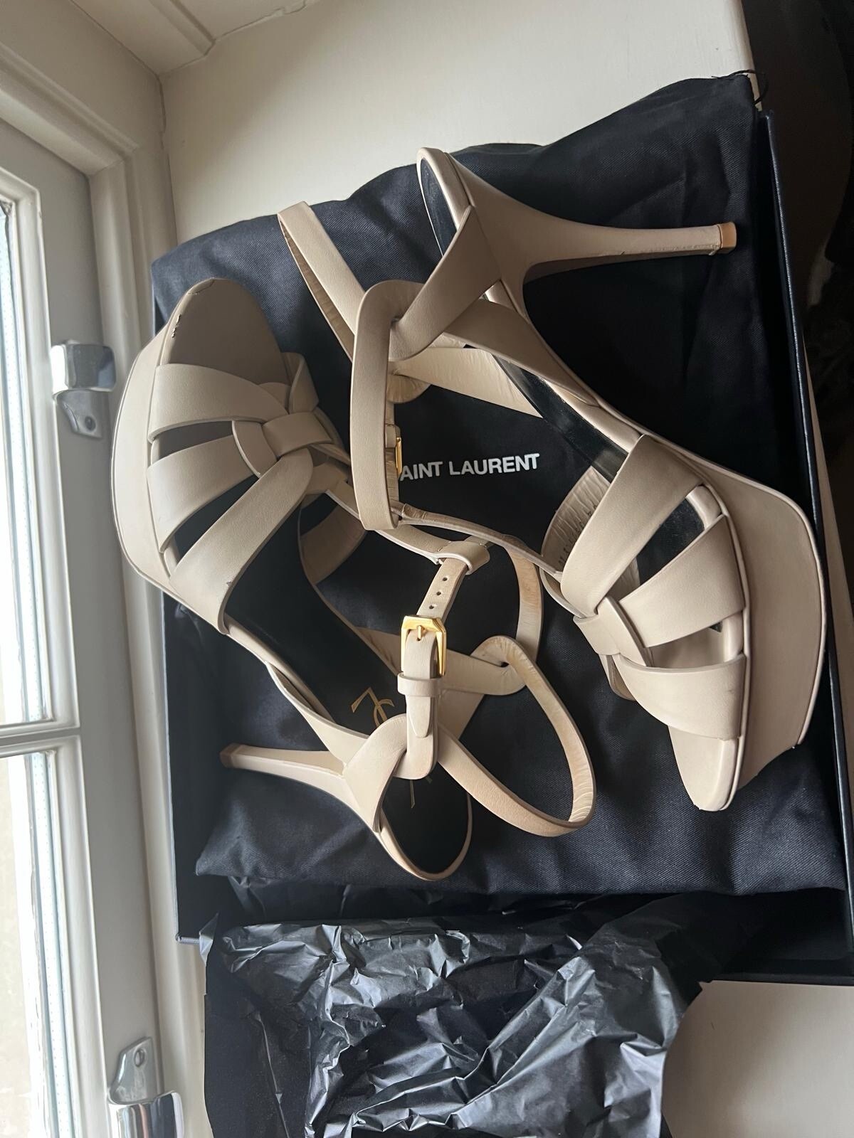 Sandali omaggio Yves Saint Laurent EU39 5