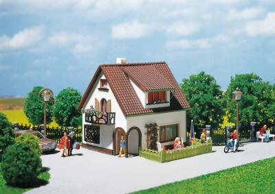 FALLER 130200 House with dormer window 1:87 H0 Gauge # NEW in OVP #