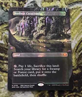 Verdant Catacombs (Borderless) Dragonscale Foil Special Guests