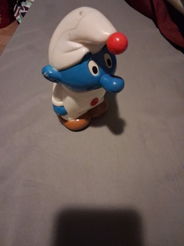 The Smurfs - ILLCO vintage toy wind-up plays nursery Peyo Pre-school Toy 1983