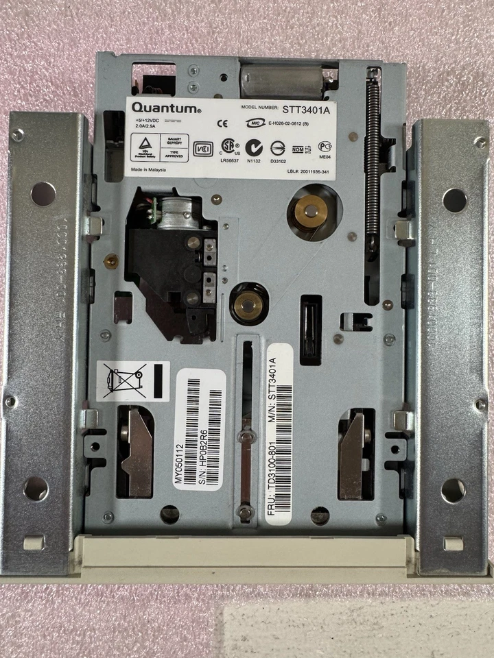 Quantum Travan STT3401A 3.5" 40 Data Tape Drive TD3100-801 W/ Bracket - Image 4 of 4