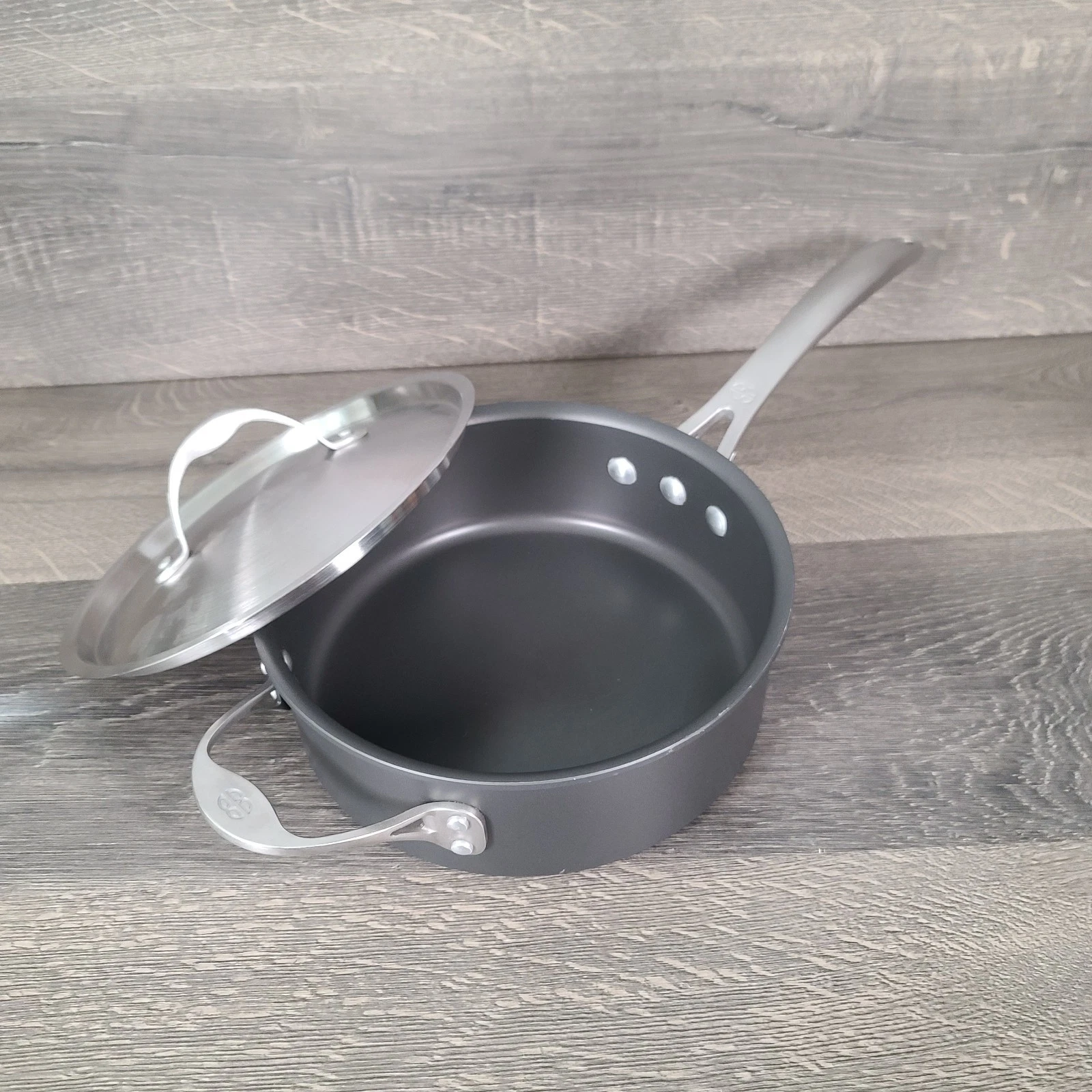 Calphalon USA Nonstick Anodized Aluminum 3 Quart Skillet 8783 With Lid