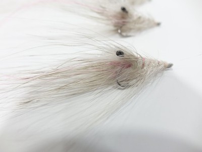 Fliegen MEERFORELLE Pattegrisen WHITE/GRAY Haken #6 MeFo  Original Whiting Spey