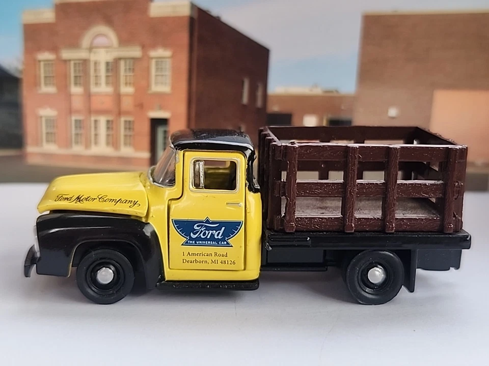 M2 Machines 1953 Ford F-100 *loose* - Image 2 of 4