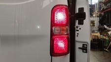 9808243080 HECKLEUCHTE RECHTS / 6540326 FÜR PEUGEOT TRAVELLER AUTOBUS V_ 2.0 B