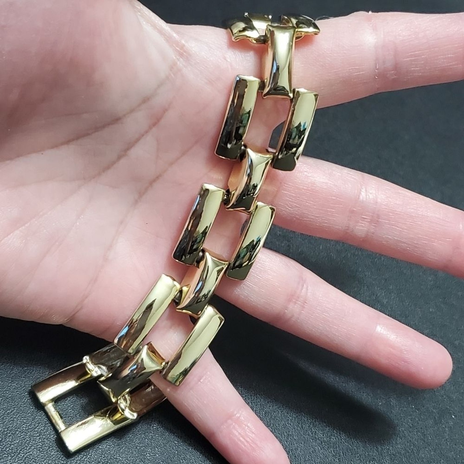 Vintage gold tone rectangular looking bracelet 7.… - image 2