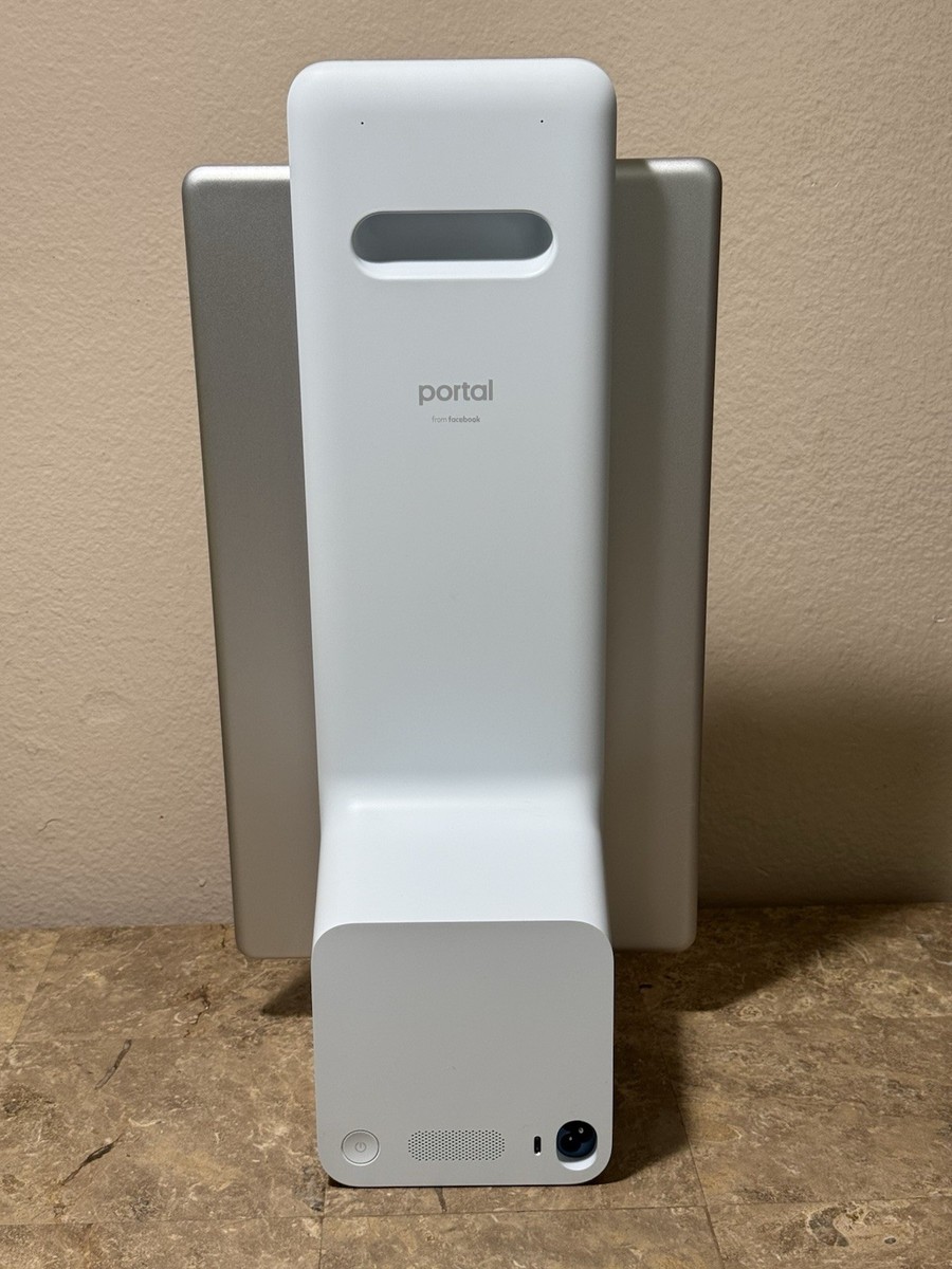 Facebook Portal Plus 15.6