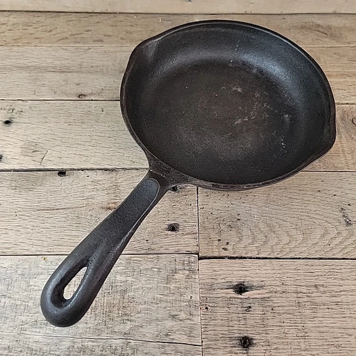 Wagner's Original 1891 Cast Iron Skillet 8" Made In USA, Double Spout