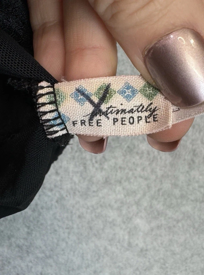 Intimately Free People Black Lace Bralette Sz S Unlined Stretch Soft Feminine - Image 3 of 4