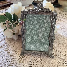 Vintage silver ornate dainty floral cottage mini photo frame 5"x3" free standing
