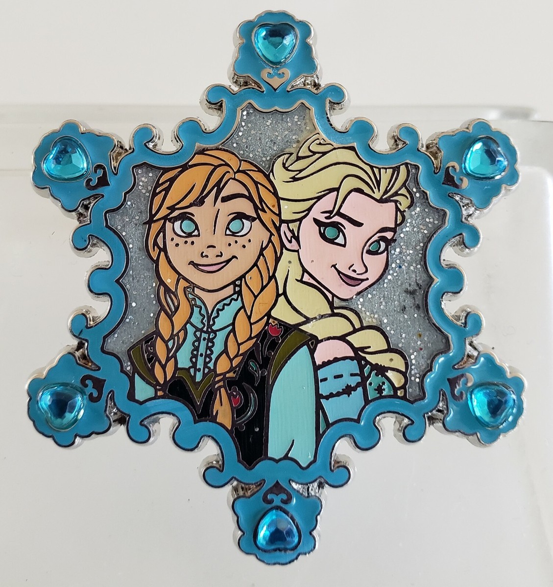DISNEY FROZEN ANNA & ELSA BLUE JEWELED SNOWFLAKE PIN - FREE