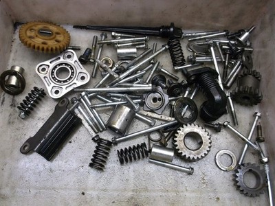 DAELIM VJF 125 ROADWIN R FI  Schrauben Kleinteile Restteile vom Motor