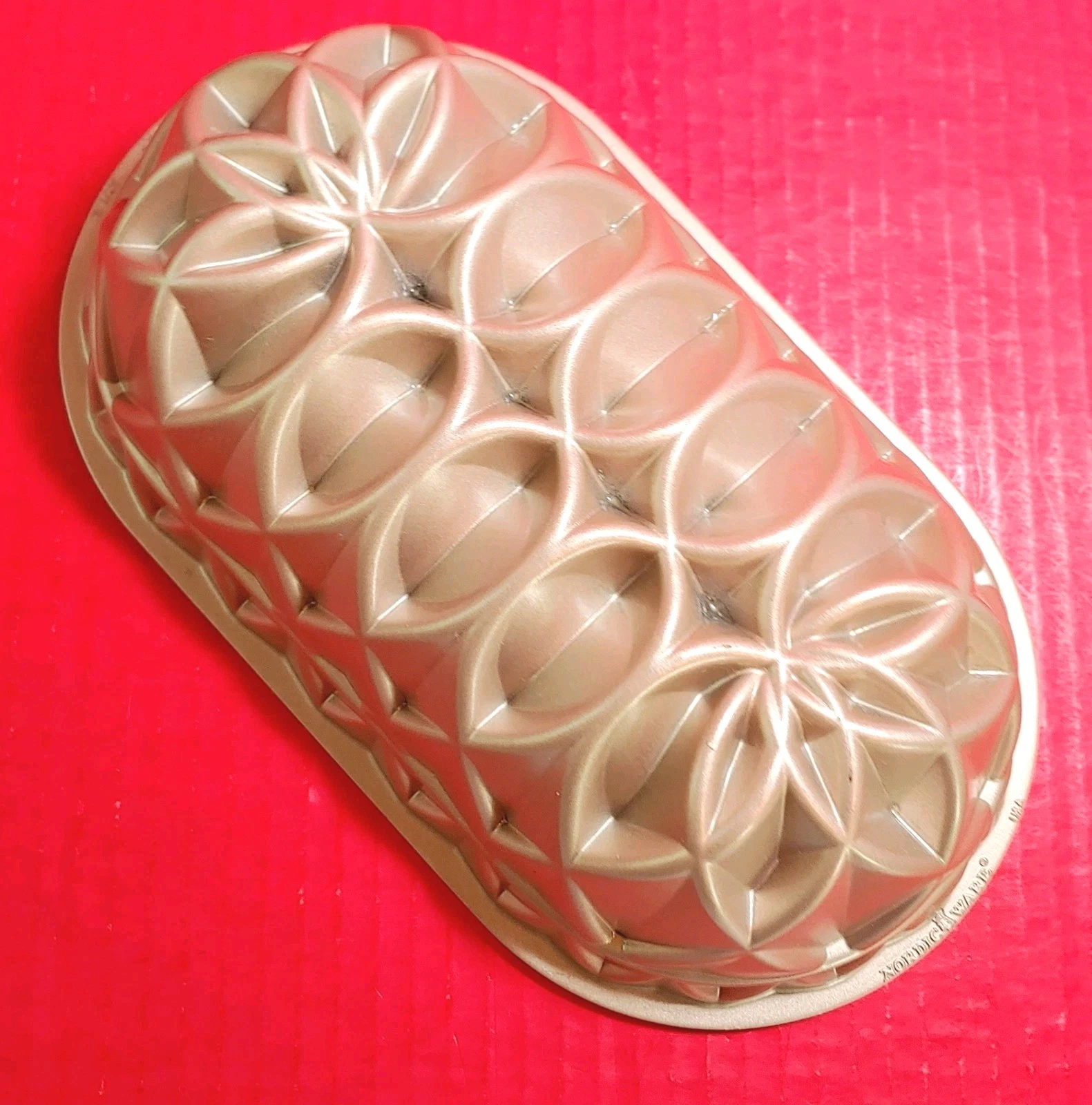 Nordic Ware Jubilee Cast Loaf Pan, 6 Cup Capacity, Gold