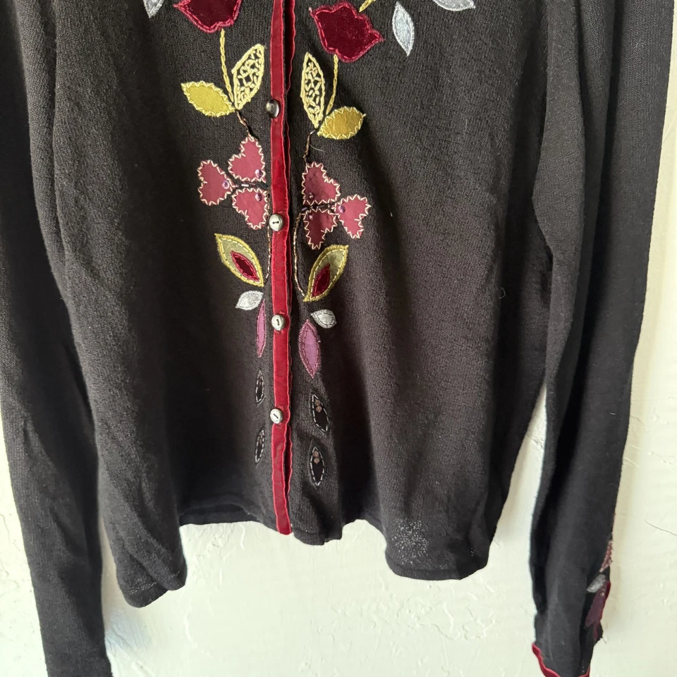 Suéter J Jill Y2k Caprimigoth Mediano Pequeño Floral Bordado Botón Cárdigan Foto 4 de 4