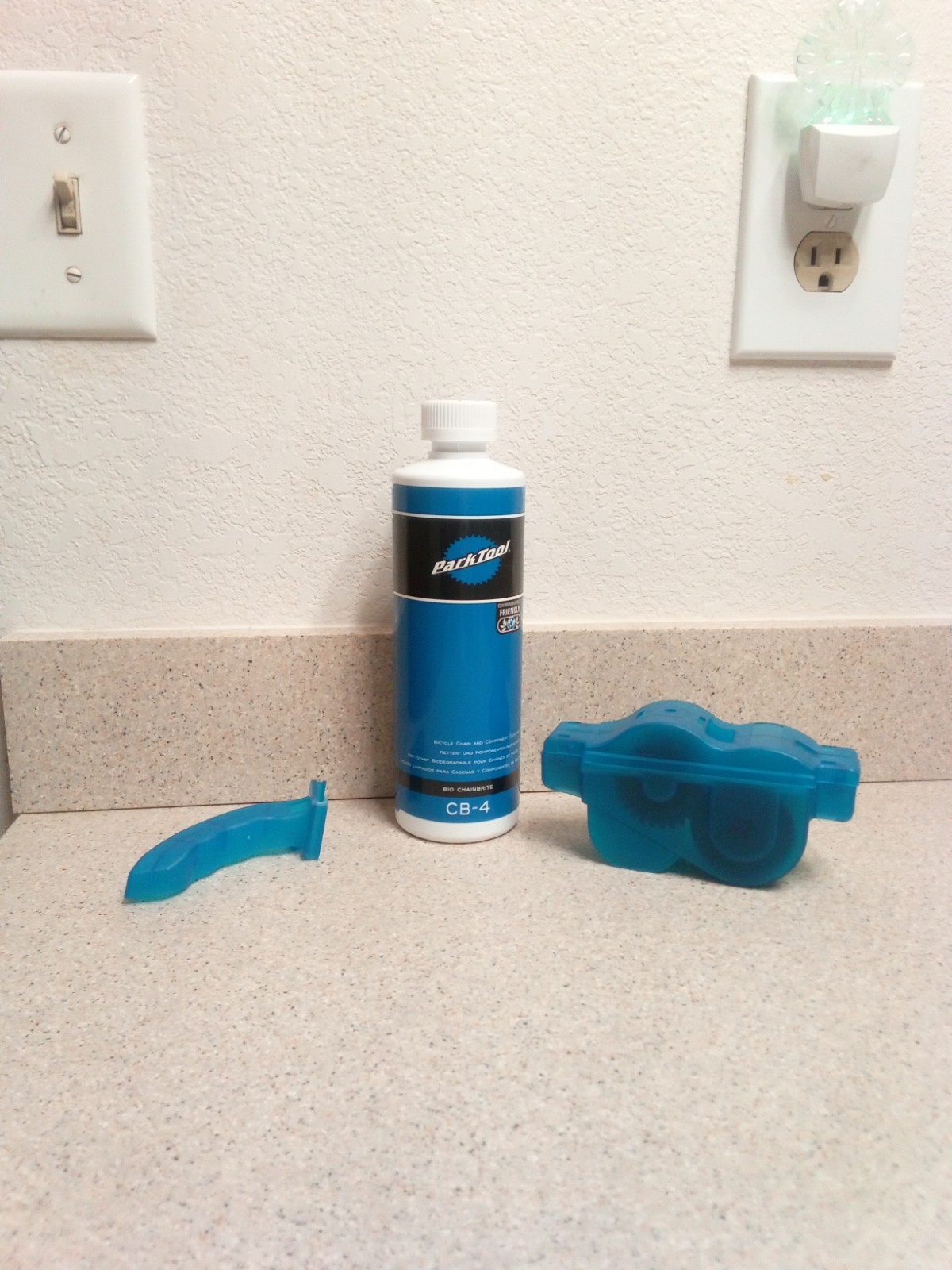 Chain And Component Cleaning Fluid + Chain Cleaning Tool