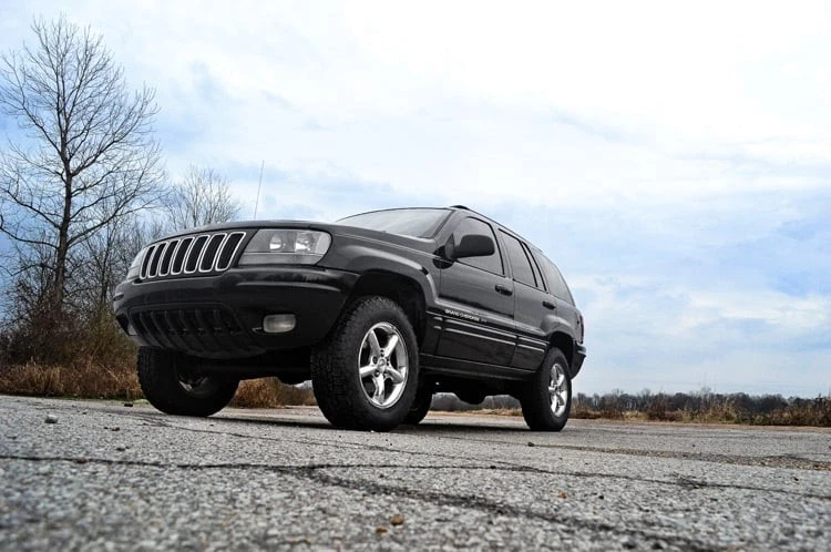 Лифт-комплект Rough Country 2 дюйма для Jeep Grand Cherokee WJ 4WD 1999-2004 годов выпуска - 69530 - Изображение 2 из 3