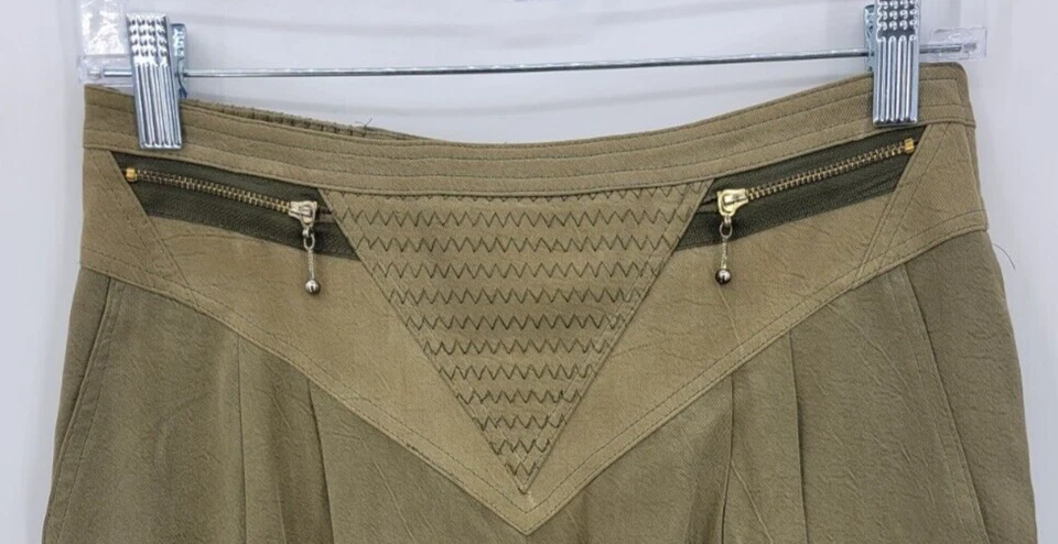 Pantalones Cortos Cache Mujer 8 Verde Oliva Cintura Alta Plisados Gaucho Retro Y2K Años 90 Foto 3 de 4