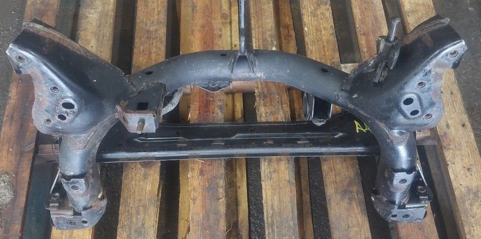 2002 2003 Mazda MPV Front Suspension Crossmember K Member Subframe Cradle Foto 3 de 4