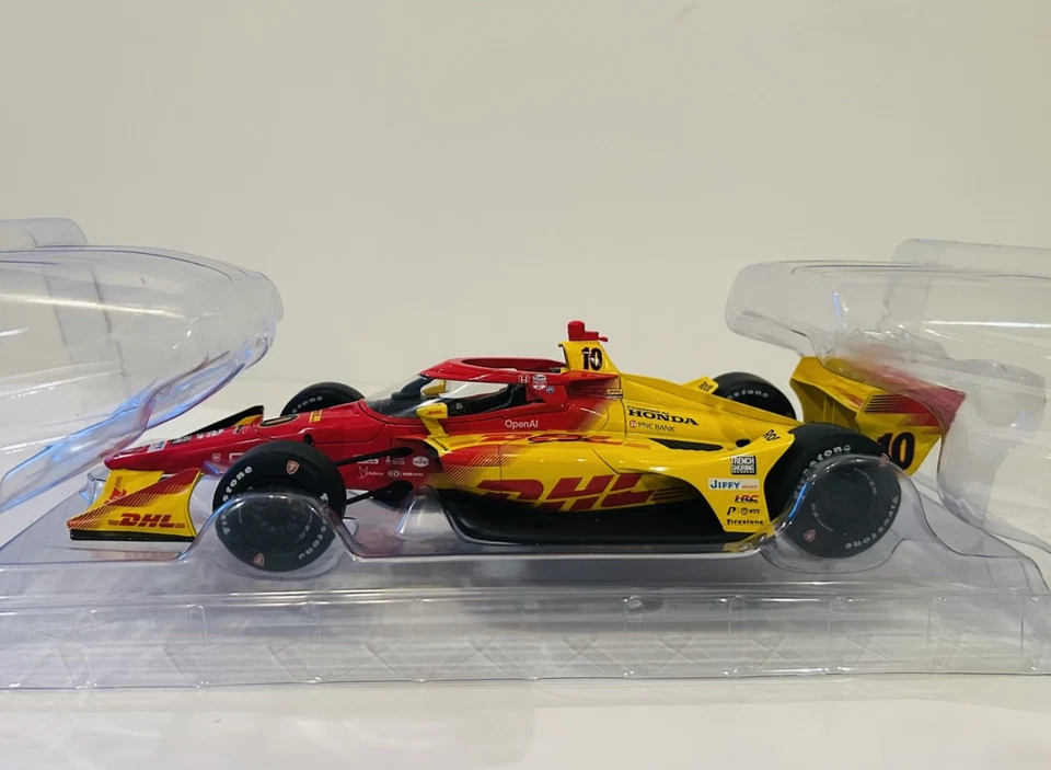 Alex Palou autographed 2025 #10 DHL Honda Indy 500 IndyCar 1/18 IXO Diecast - Image 3 of 4