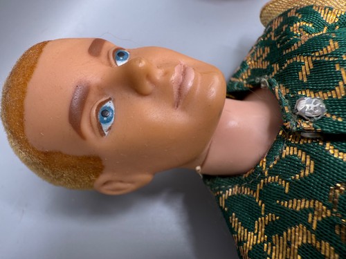 Mattel Vintage Ken #1 fiocchi capelli biondi 1961 Con Il Principe #0772 Completo - Foto 11 di 18