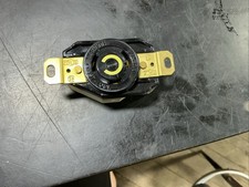 NEW HUBBELL HBL2610 TWIST-LOCK RECEPTACLE 30A 125V 2610A 2-POLE 3-WIRE GROUNDING