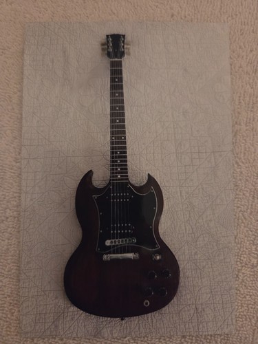 2005 Gibson SG Walnut Finish Includes Hard Shell Case