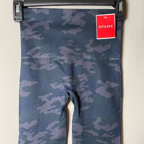 SPANX Look At Me Now Seamless Ribbed Camo Leggings Women's Size XS Black NWT - Picture 8 of 13