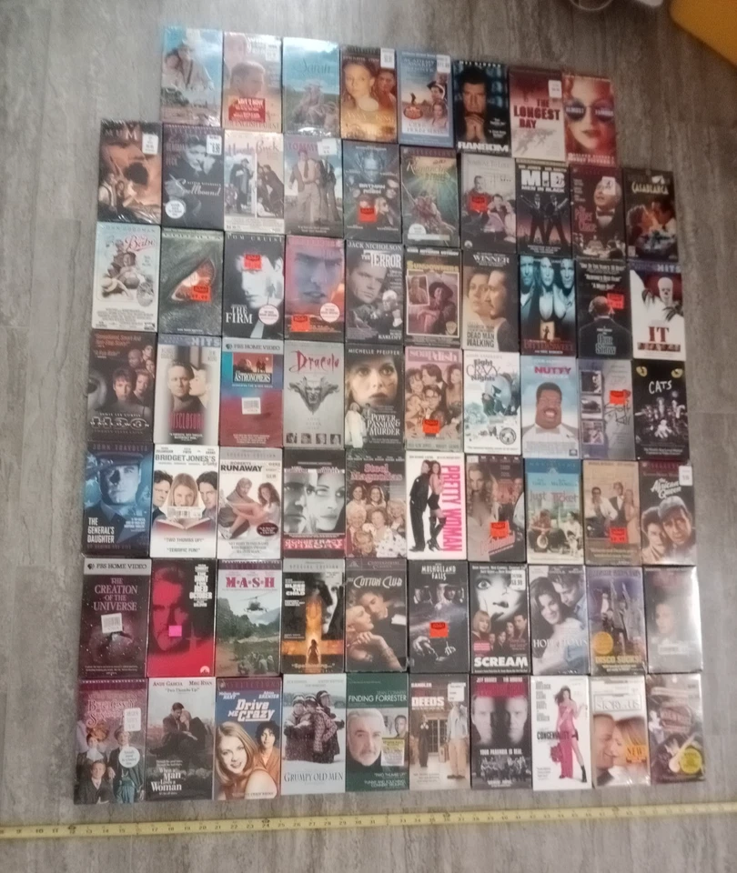 Vintage VHS - 80s, 90s, 2000s Mix!! Lot Of 68 Random Tapes !! ALL FACTORY SEALED - Imagem 2 de 4