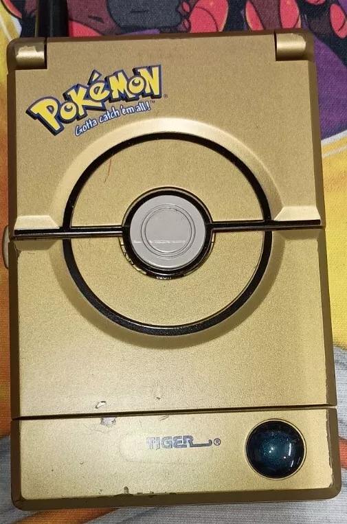 Pokemon POKEDEX DELUXE GOLD Edition 2001 - Rare Vintage Collectible TIGER  GAME