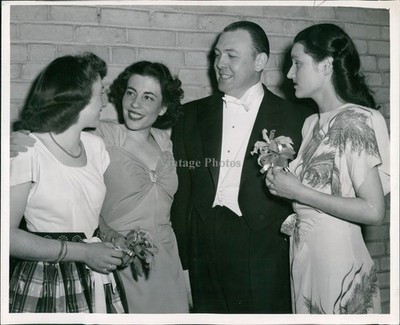 1945 Phyllis Foley Morris Donald Dickson Jeanne Bartl Vintage Press Photo 8x10