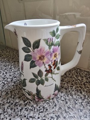 Teeblume mittelgroßer Krug botanisch und ein Schmetterling, Bristol China Company